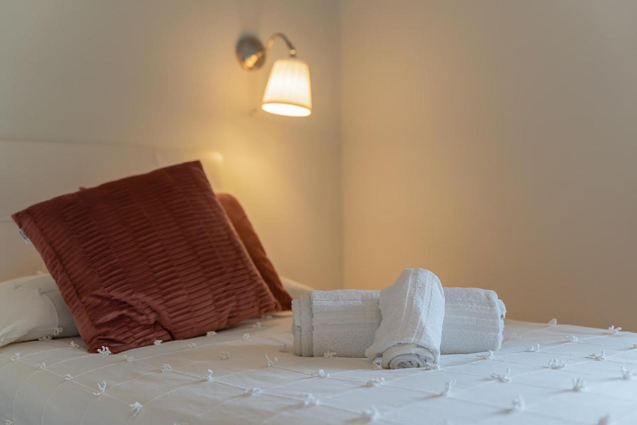 Sunny Flat W/ Balcony & Pool By Lovelystay Portimao Luaran gambar