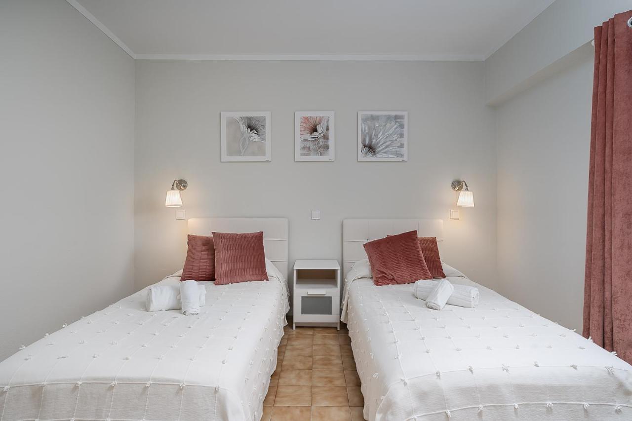 Sunny Flat W/ Balcony & Pool By Lovelystay Portimao Luaran gambar
