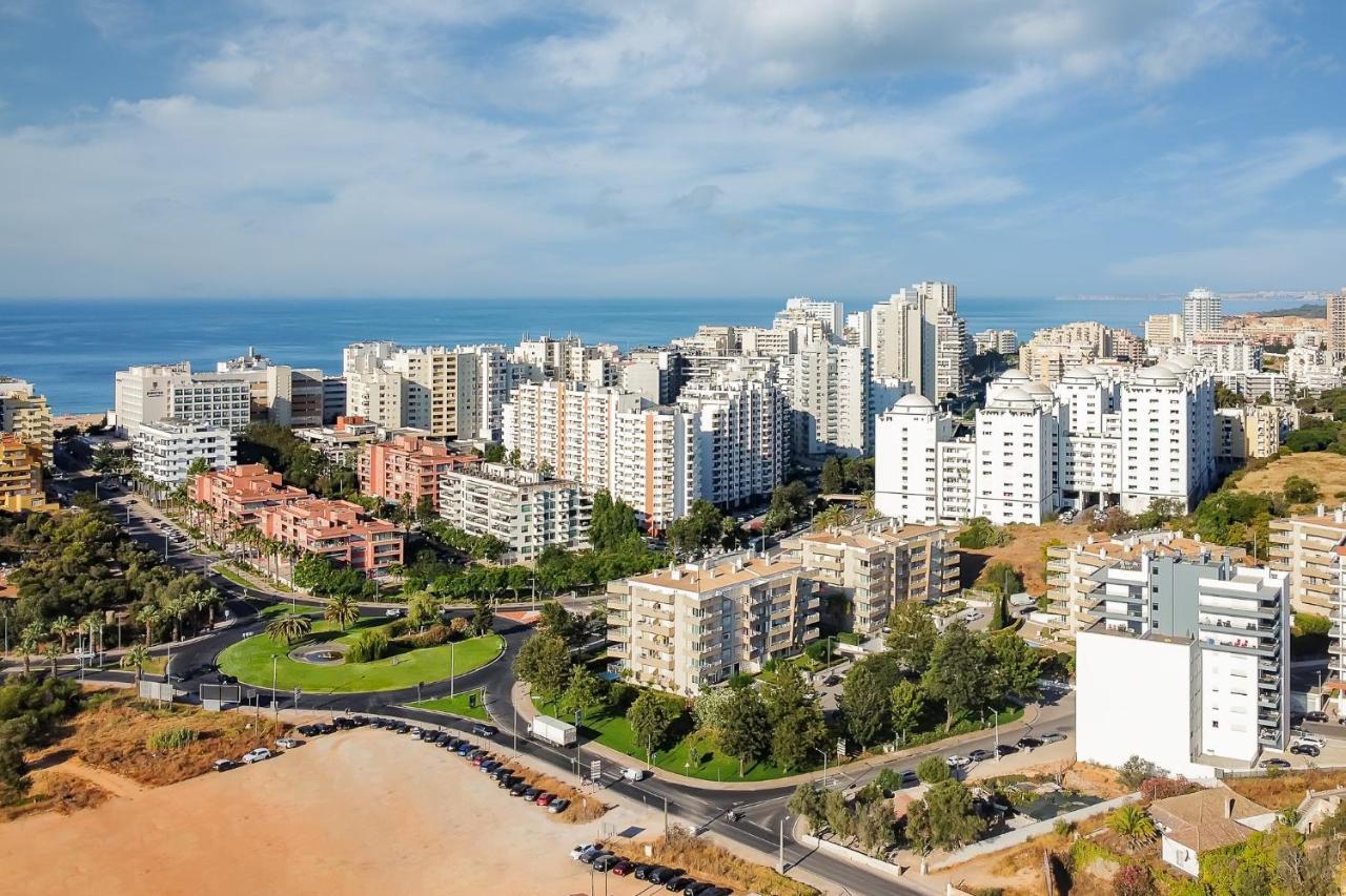 Sunny Flat W/ Balcony & Pool By Lovelystay Portimao Luaran gambar