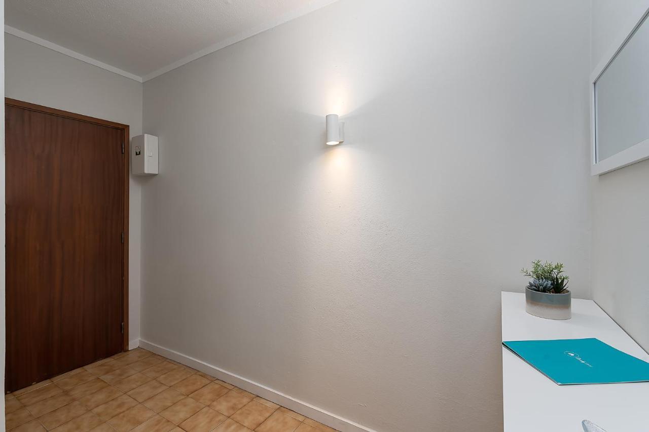 Sunny Flat W/ Balcony & Pool By Lovelystay Portimao Luaran gambar